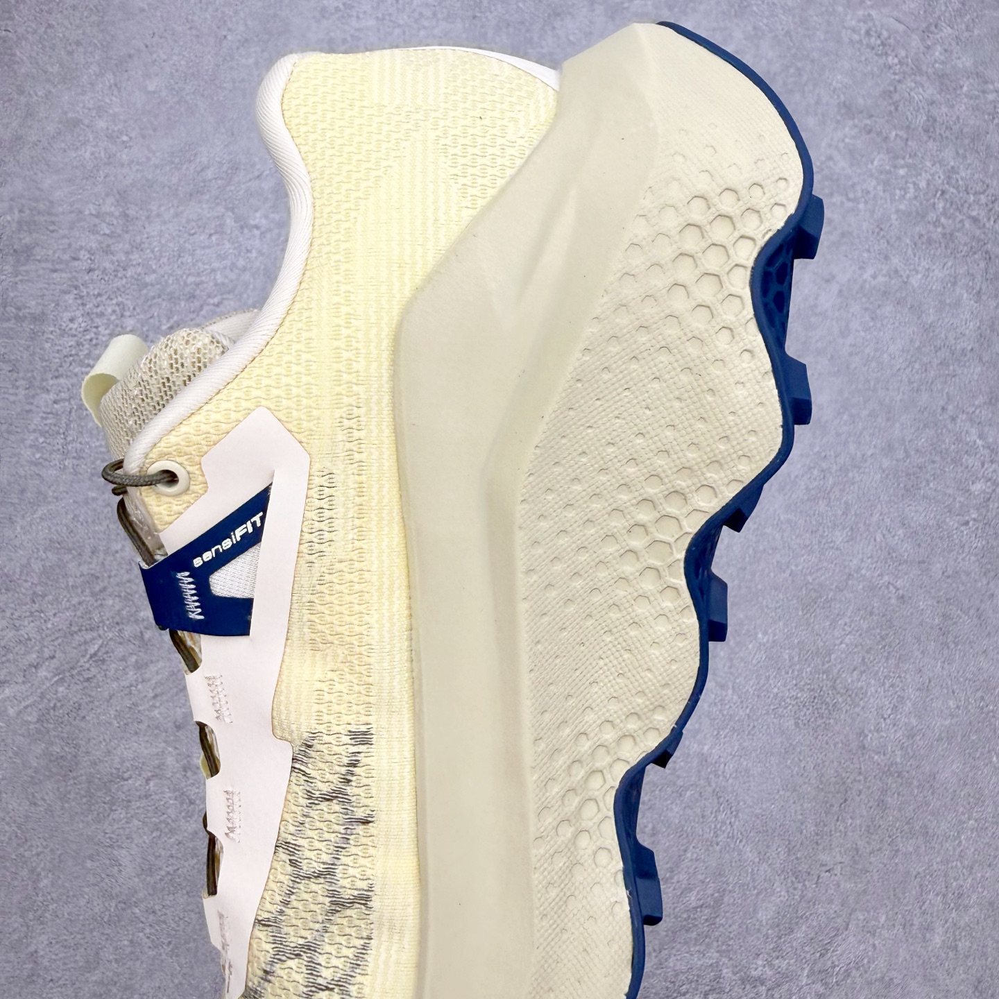 SALOMON萨洛蒙 ULTRA GLIDE 4 减震轻便透气舒适全地形 越野跑鞋 SALOMON诞生于