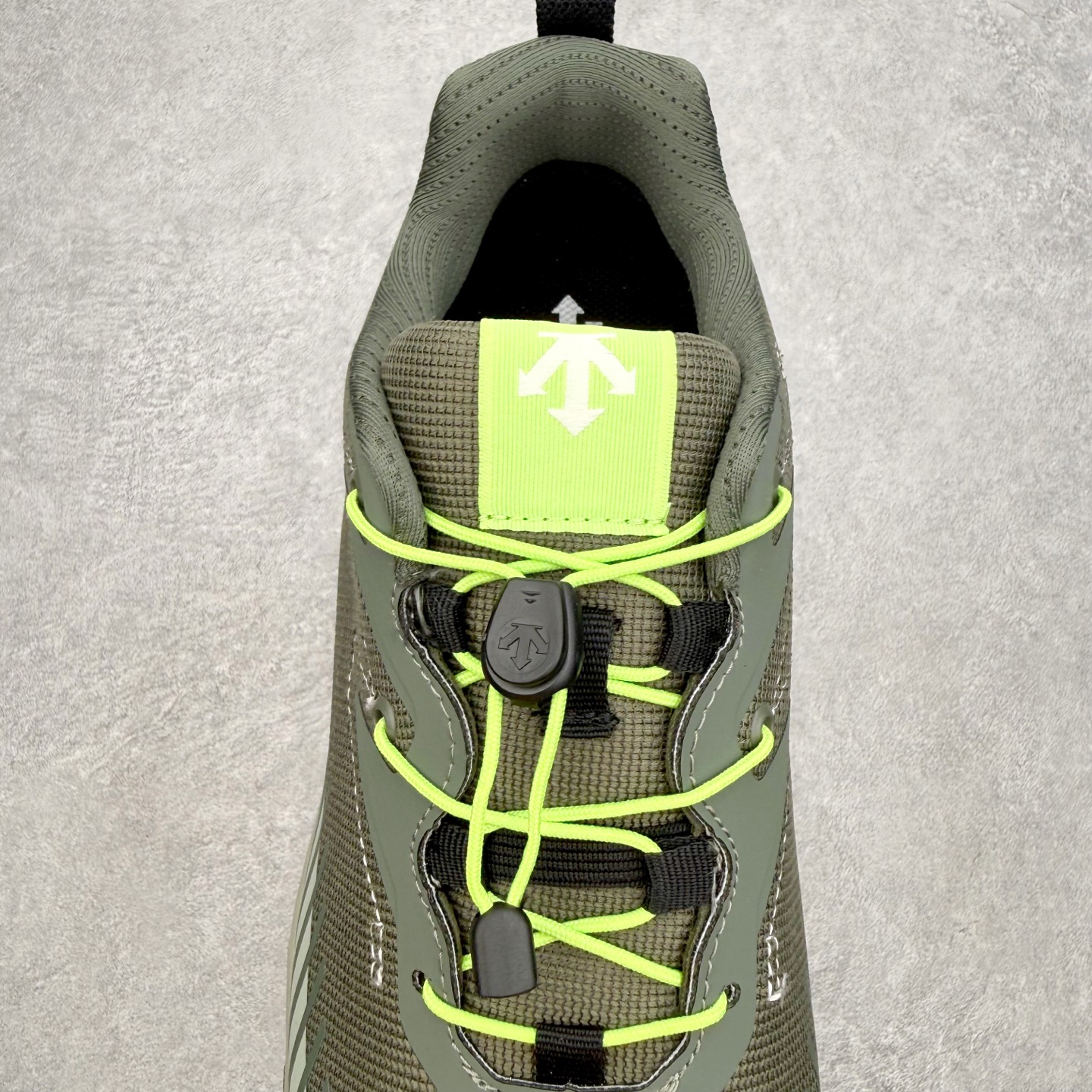 DESCENTE SKI STYLE SNOW RIDE 迪桑特舒适防滑耐磨低帮生活休闲鞋 DESCEN