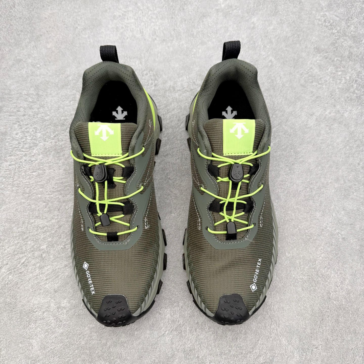 DESCENTE SKI STYLE SNOW RIDE 迪桑特舒适防滑耐磨低帮生活休闲鞋 DESCEN
