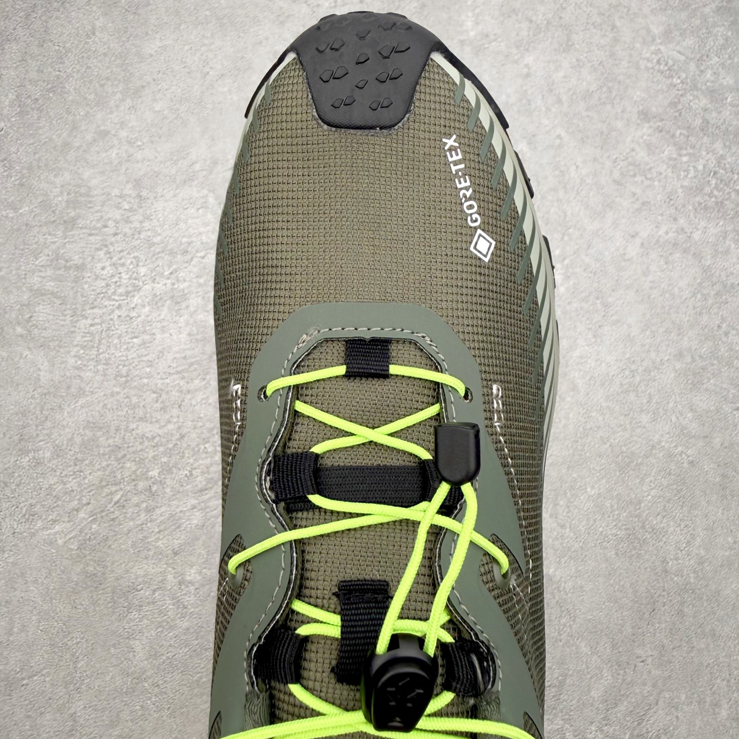 DESCENTE SKI STYLE SNOW RIDE 迪桑特舒适防滑耐磨低帮生活休闲鞋 DESCEN
