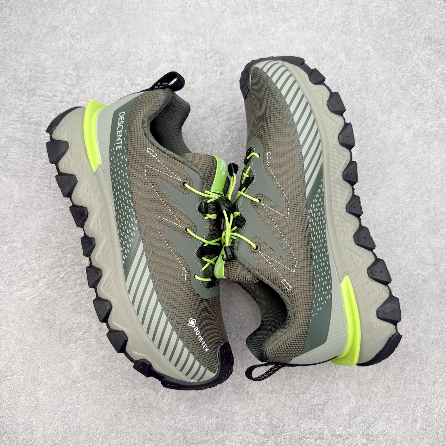 DESCENTE SKI STYLE SNOW RIDE 迪桑特舒适防滑耐磨低帮生活休闲鞋 DESCEN
