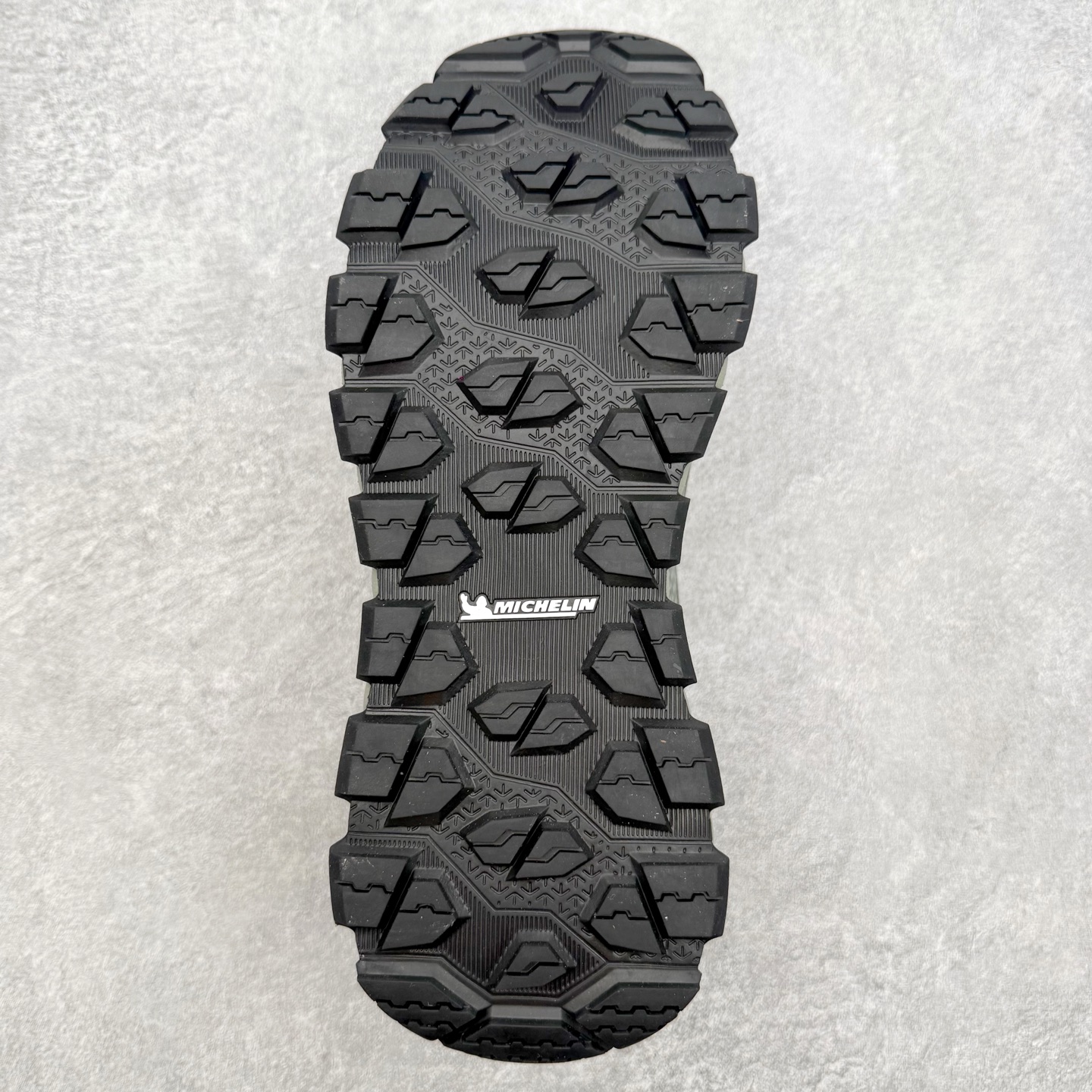 DESCENTE SKI STYLE SNOW RIDE 迪桑特舒适防滑耐磨低帮生活休闲鞋 DESCEN