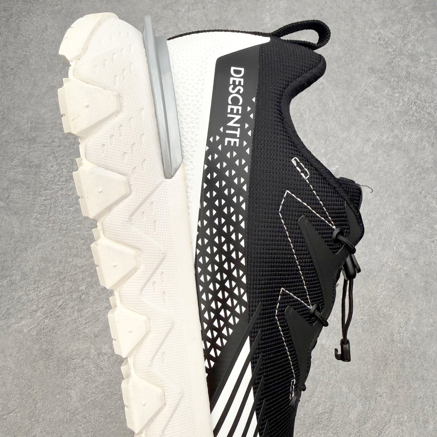 DESCENTE SKI STYLE SNOW RIDE 迪桑特舒适防滑耐磨低帮生活休闲鞋 DESCEN DESCENTE SKI STYLE SNOW RIDE 迪桑特舒适防滑耐磨低帮生活休闲鞋 DESCEN