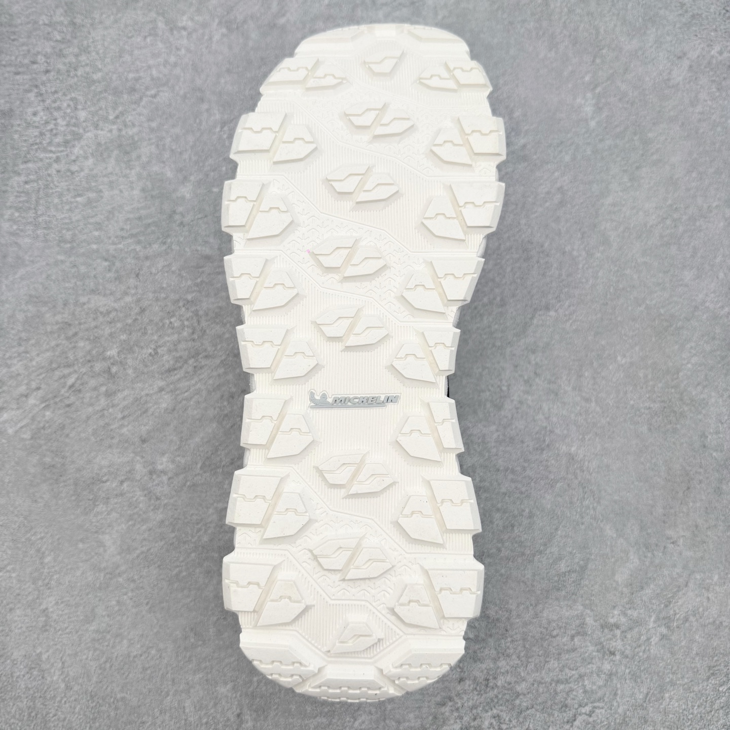 DESCENTE SKI STYLE SNOW RIDE 迪桑特舒适防滑耐磨低帮生活休闲鞋 DESCEN DESCENTE SKI STYLE SNOW RIDE 迪桑特舒适防滑耐磨低帮生活休闲鞋 DESCEN