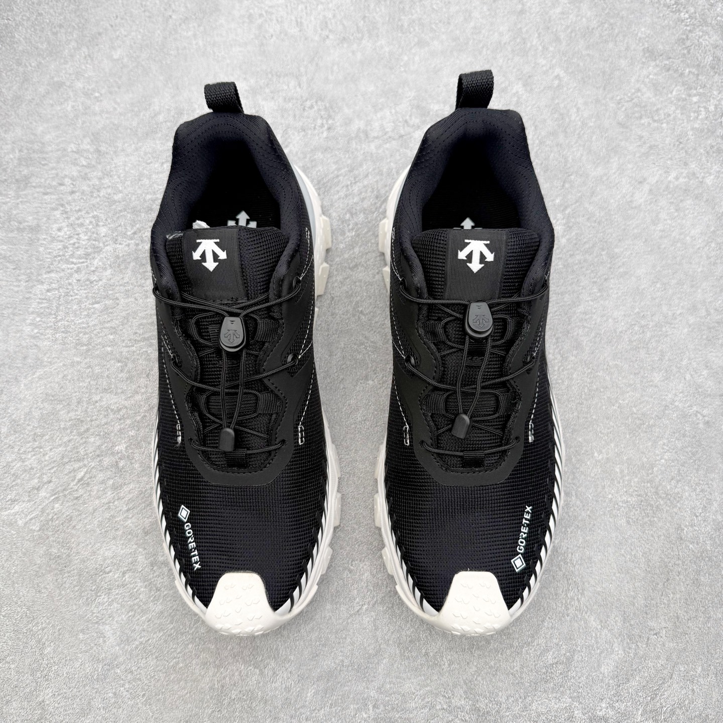 DESCENTE SKI STYLE SNOW RIDE 迪桑特舒适防滑耐磨低帮生活休闲鞋 DESCEN DESCENTE SKI STYLE SNOW RIDE 迪桑特舒适防滑耐磨低帮生活休闲鞋 DESCEN
