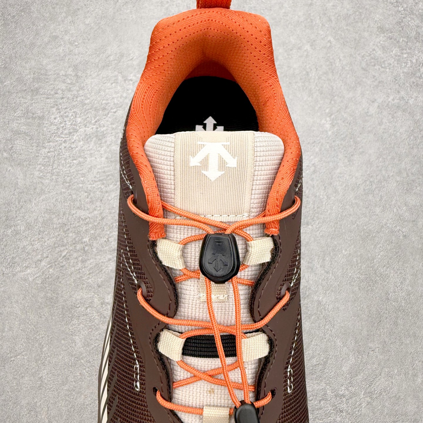 DESCENTE SKI STYLE SNOW RIDE 迪桑特舒适防滑耐磨低帮生活休闲鞋 DESCEN