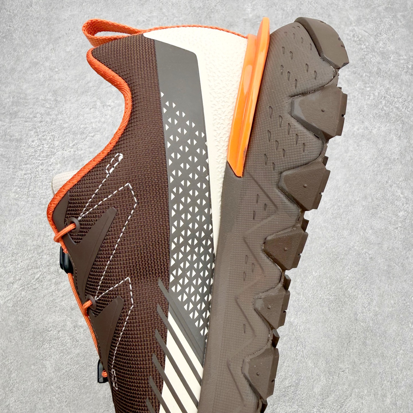 DESCENTE SKI STYLE SNOW RIDE 迪桑特舒适防滑耐磨低帮生活休闲鞋 DESCEN