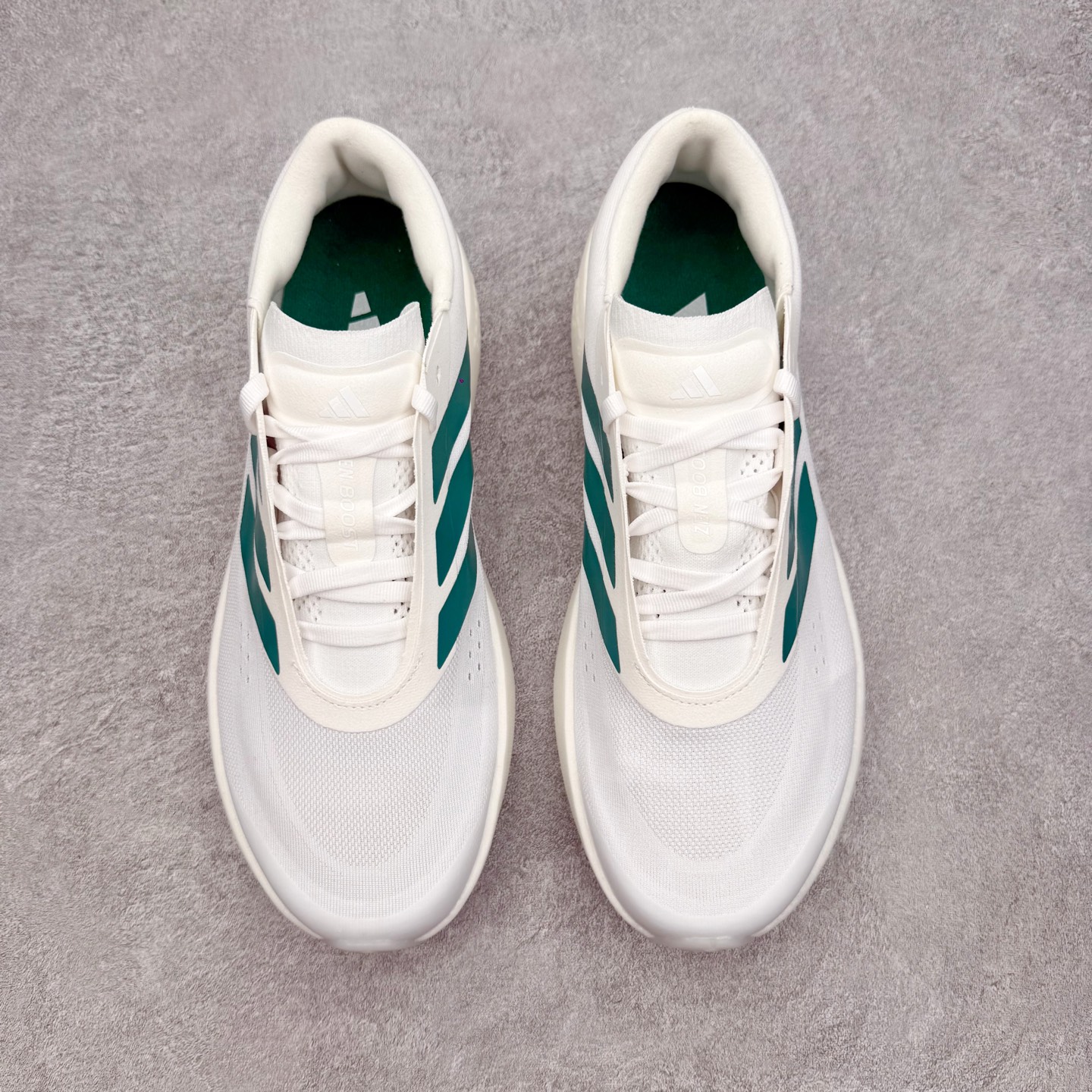 AD Hyperboost Edge 爆米花缓震舒适贴合跑步鞋 在 BOOST 之前冠以了 “HYPER AD Hyperboost Edge 爆米花缓震舒适贴合跑步鞋 在 BOOST 之前冠以了 “HYPER