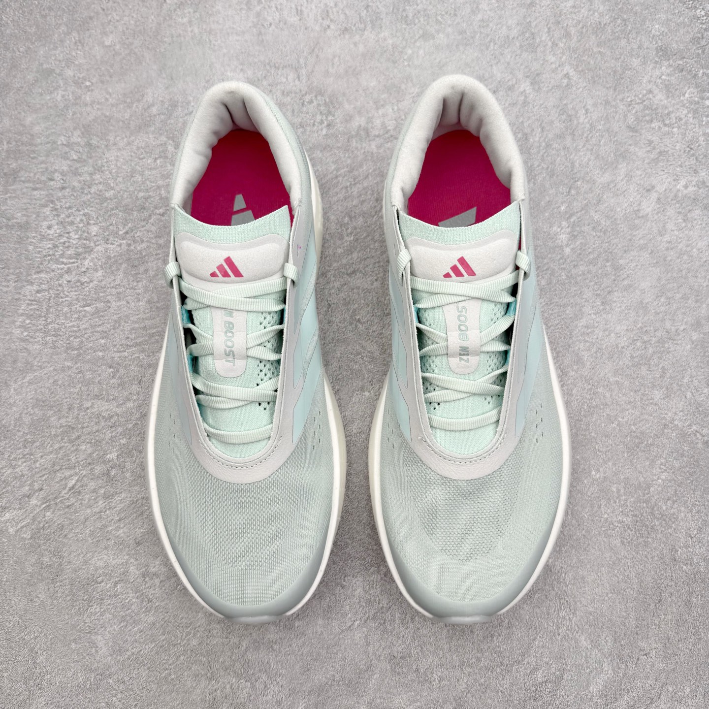 AD Hyperboost Edge 爆米花缓震舒适贴合跑步鞋 在 BOOST 之前冠以了 “HYPER