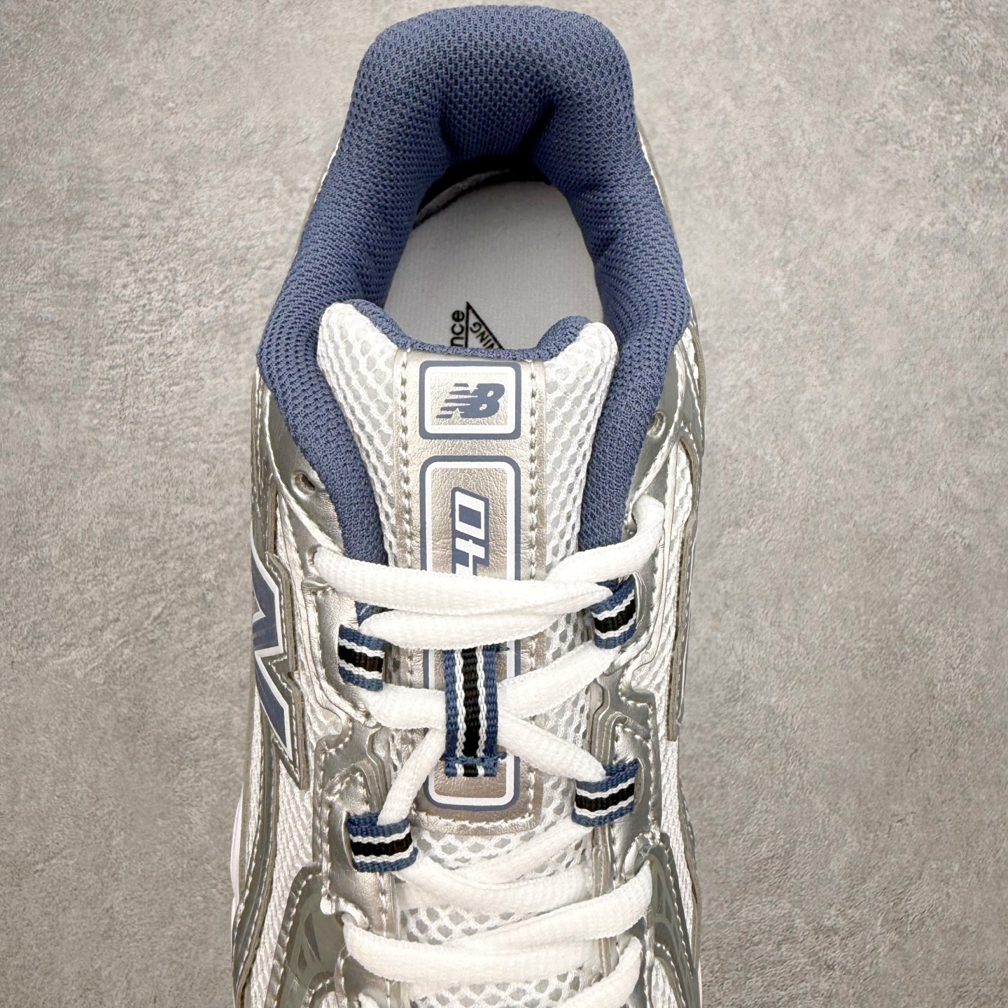 New Balance MR740 NB新百伦系列复古老爹风休闲运动慢跑鞋 采用轻质牛剖革拼接透气网眼衬