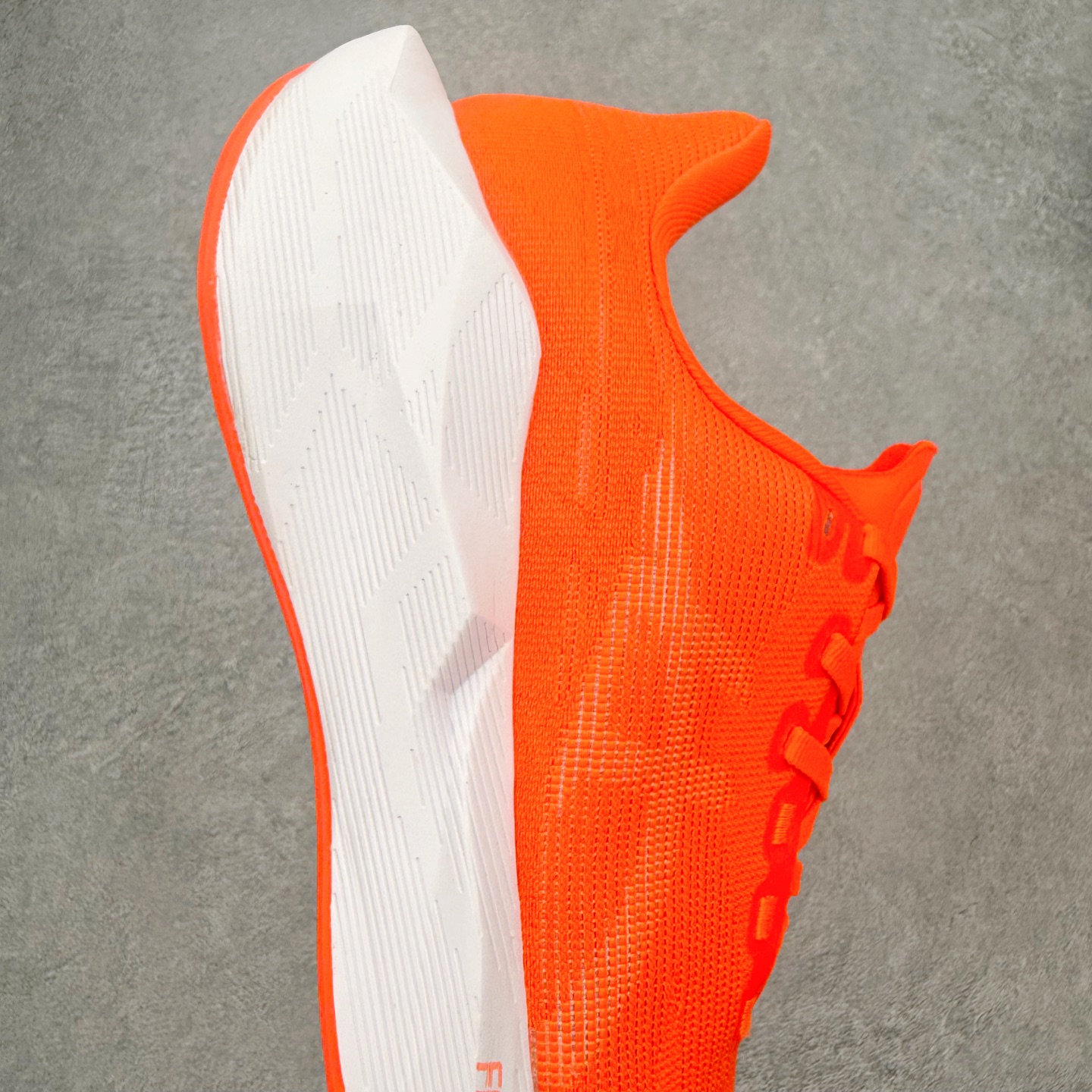 ASICS NOVABLAST 6 舒适百搭低帮马拉松训练竞速跑步鞋 ASICS(亚瑟士)是日本实业家鬼 ASICS NOVABLAST 6 舒适百搭低帮马拉松训练竞速跑步鞋 ASICS(亚瑟士)是日本实业家鬼