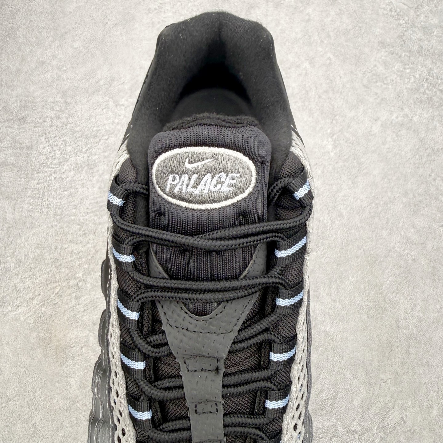 Palace x NK Air Max 95 复古减震气垫跑鞋 联名银黑 IQ7708-095 经典重温