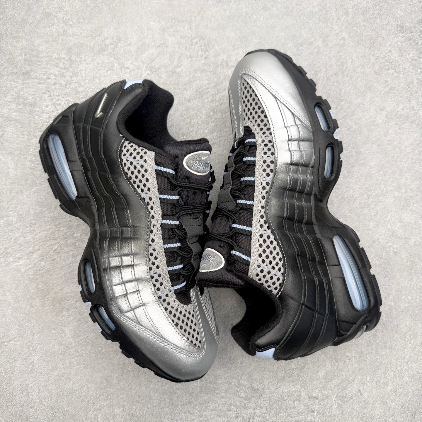 Palace x NK Air Max 95 复古减震气垫跑鞋 联名银黑 IQ7708-095 经典重温