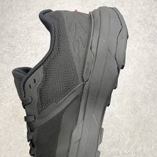KOLON SPORT 可隆Vibram大底全黑户外徒步登山鞋产品概述本款为可隆户外系列低帮专业徒步鞋, KOLON SPORT 可隆Vibram大底全黑户外徒步登山鞋产品概述本款为可隆户外系列低帮专业徒步鞋,