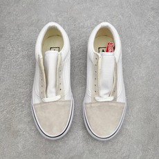 Vans Premium Old Skool 黑白/米灰鞋款以Old Skool鞋型为蓝本 鞋身采用麂皮 Vans Premium Old Skool 黑白/米灰鞋款以Old Skool鞋型为蓝本 鞋身采用麂皮
