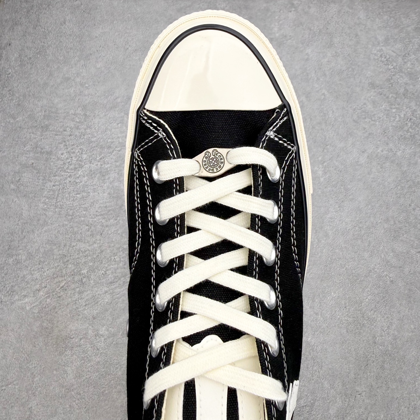 Chrome Hearts x Converse 1970s克罗心联名 复古银饰休闲帆布鞋采用经典70s