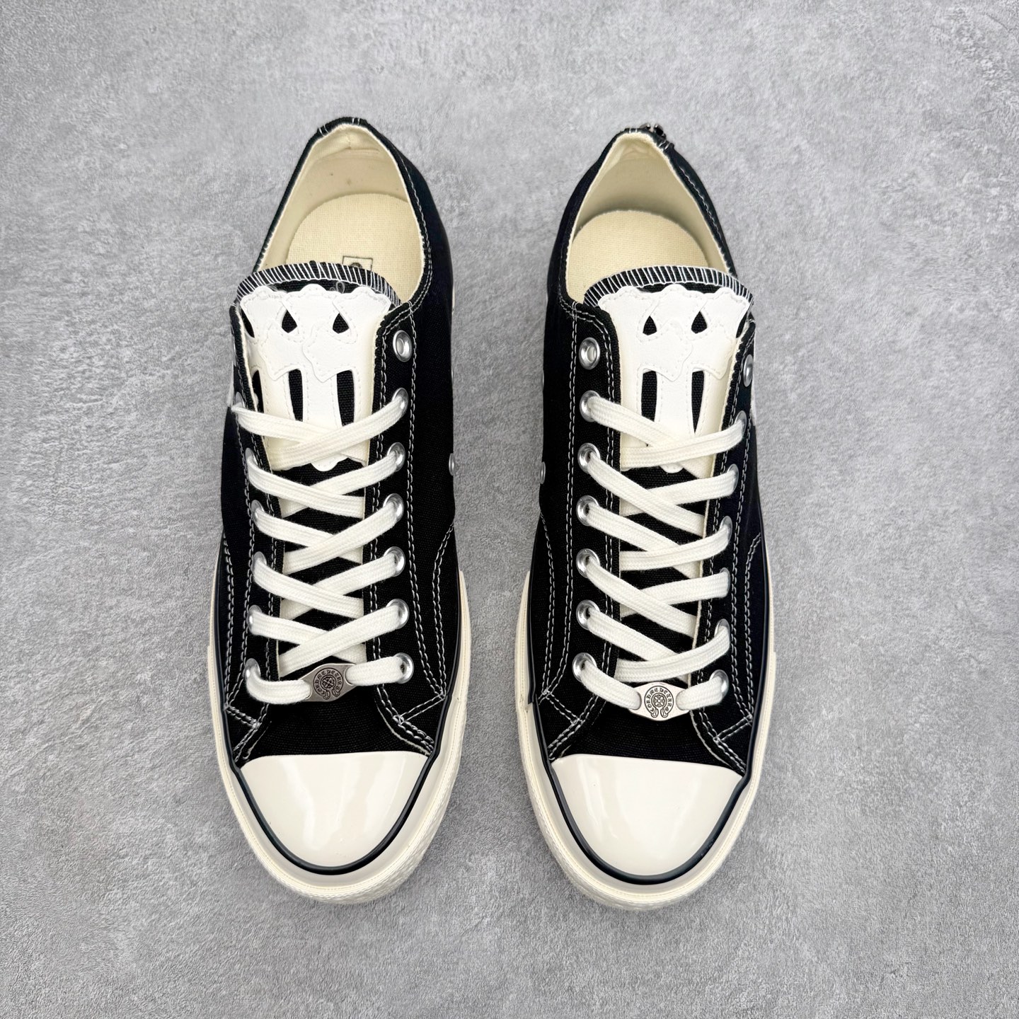 Chrome Hearts x Converse 1970s克罗心联名 复古银饰休闲帆布鞋采用经典70s
