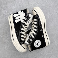 Chrome Hearts x Converse 1970s克罗心联名 复古银饰休闲帆布鞋采用经典70s Chrome Hearts x Converse 1970s克罗心联名 复古银饰休闲帆布鞋采用经典70s