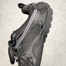 BALENCIAGA 巴黎世家Radar拼色网面运动休闲鞋产品概述本款为巴黎世家2026夏季女士Rada BALENCIAGA 巴黎世家Radar拼色网面运动休闲鞋产品概述本款为巴黎世家2026夏季女士Rada