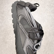 BALENCIAGA 巴黎世家Radar拼色网面运动休闲鞋产品概述本款为巴黎世家2026夏季女士Rada BALENCIAGA 巴黎世家Radar拼色网面运动休闲鞋产品概述本款为巴黎世家2026夏季女士Rada