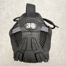 BALENCIAGA 巴黎世家Radar拼色网面运动休闲鞋产品概述本款为巴黎世家2026夏季女士Rada BALENCIAGA 巴黎世家Radar拼色网面运动休闲鞋产品概述本款为巴黎世家2026夏季女士Rada