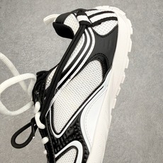 BALENCIAGA 巴黎世家Radar拼色网面运动休闲鞋产品概述本款为巴黎世家2026夏季女士Rada BALENCIAGA 巴黎世家Radar拼色网面运动休闲鞋产品概述本款为巴黎世家2026夏季女士Rada