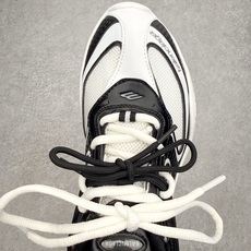 BALENCIAGA 巴黎世家Radar拼色网面运动休闲鞋产品概述本款为巴黎世家2026夏季女士Rada BALENCIAGA 巴黎世家Radar拼色网面运动休闲鞋产品概述本款为巴黎世家2026夏季女士Rada