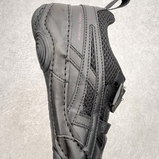 ASICS × ISSEY MIYAKE 亚瑟士三宅一生联名Hyper Taping魔术贴运动鞋产品概述 ASICS × ISSEY MIYAKE 亚瑟士三宅一生联名Hyper Taping魔术贴运动鞋产品概述