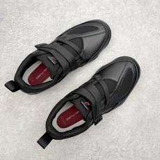 ASICS × ISSEY MIYAKE 亚瑟士三宅一生联名Hyper Taping魔术贴运动鞋产品概述 ASICS × ISSEY MIYAKE 亚瑟士三宅一生联名Hyper Taping魔术贴运动鞋产品概述