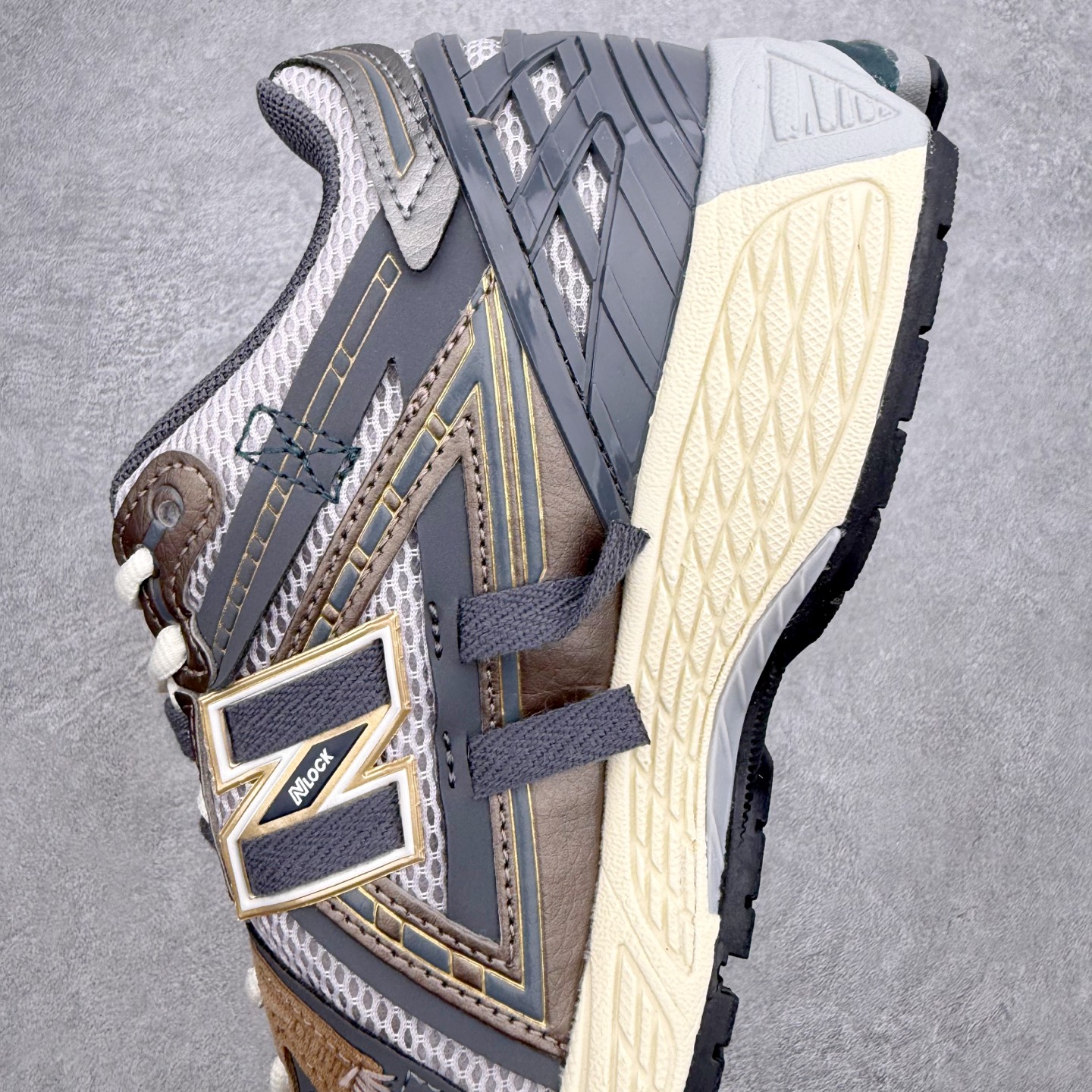 New Balance M1906R NB新百伦系列复古老爹风休闲运动慢跑鞋 日韩出口特供订单 全网最全 New Balance M1906R NB新百伦系列复古老爹风休闲运动慢跑鞋 日韩出口特供订单 全网最全