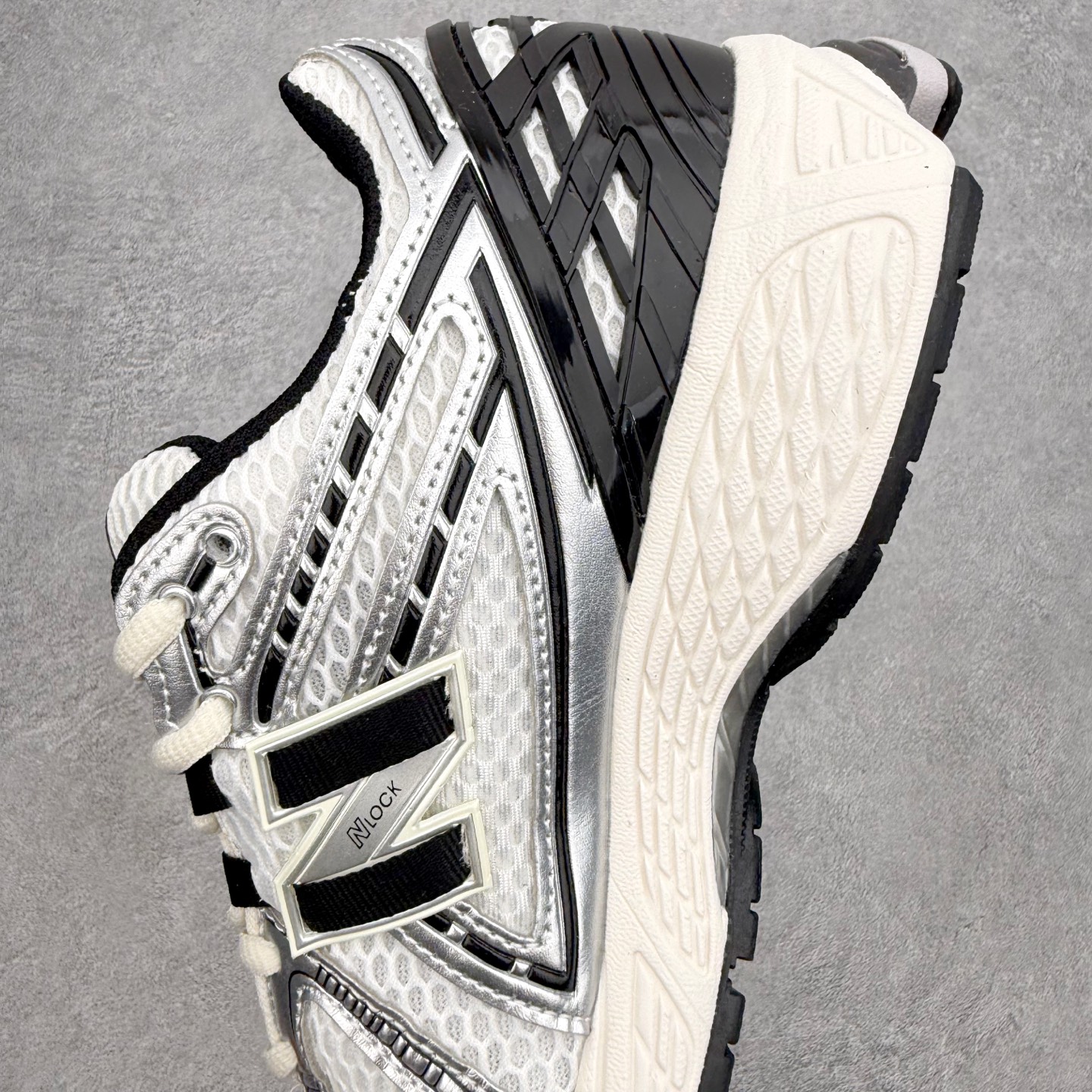 New Balance M1906R NB新百伦系列复古老爹风休闲运动慢跑鞋 日韩出口特供订单 全网最全 New Balance M1906R NB新百伦系列复古老爹风休闲运动慢跑鞋 日韩出口特供订单 全网最全