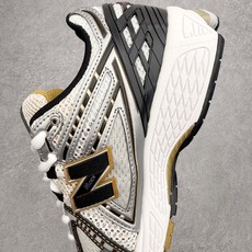 New Balance M1906R NB新百伦系列复古老爹风休闲运动慢跑鞋 日韩出口特供订单 全网最全 New Balance M1906R NB新百伦系列复古老爹风休闲运动慢跑鞋 日韩出口特供订单 全网最全