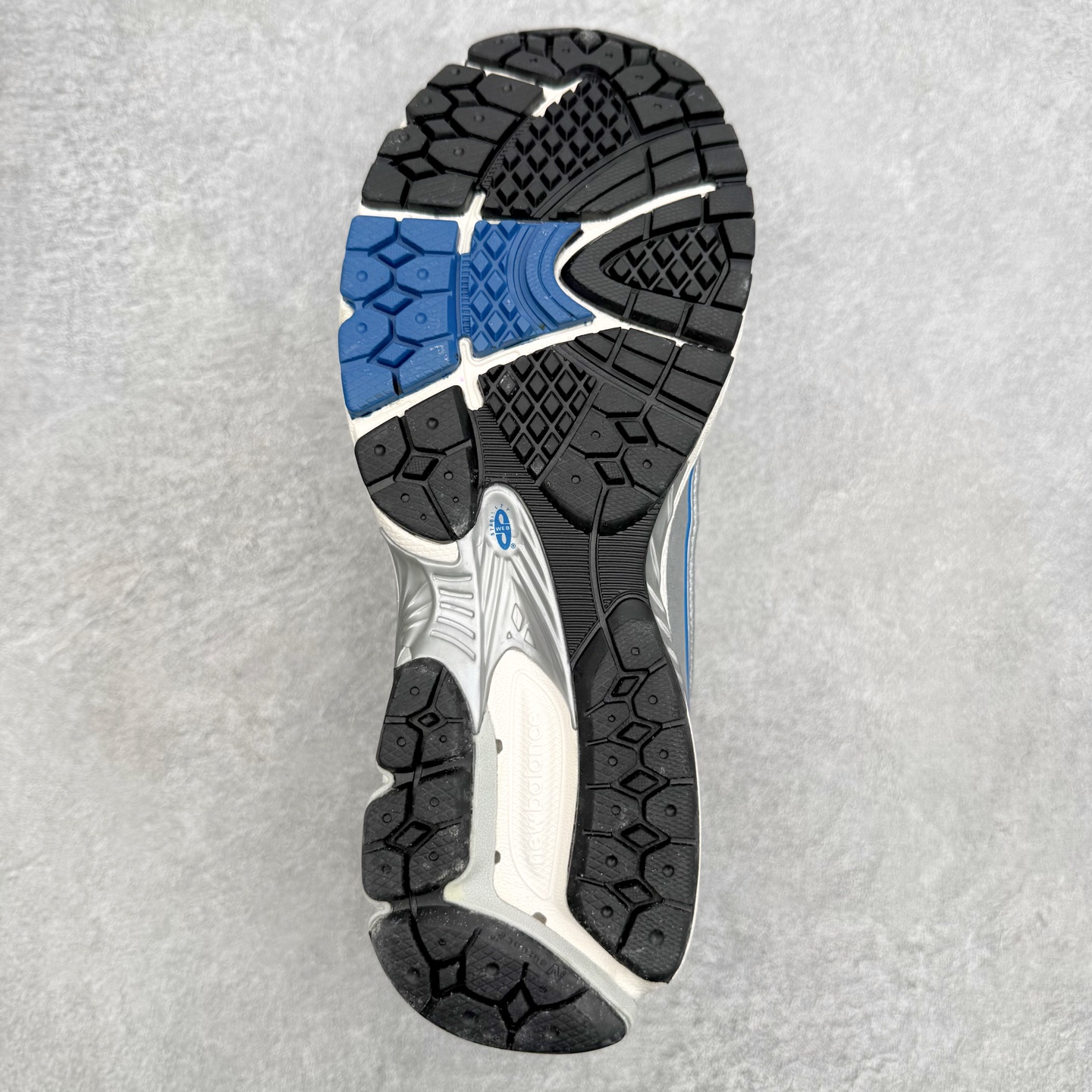 New Balance M1906R NB新百伦系列复古老爹风休闲运动慢跑鞋 日韩出口特供订单 全网最全 New Balance M1906R NB新百伦系列复古老爹风休闲运动慢跑鞋 日韩出口特供订单 全网最全