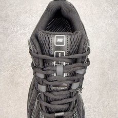 New Balance M1906R NB新百伦系列复古老爹风休闲运动慢跑鞋 日韩出口特供订单 全网最全 New Balance M1906R NB新百伦系列复古老爹风休闲运动慢跑鞋 日韩出口特供订单 全网最全