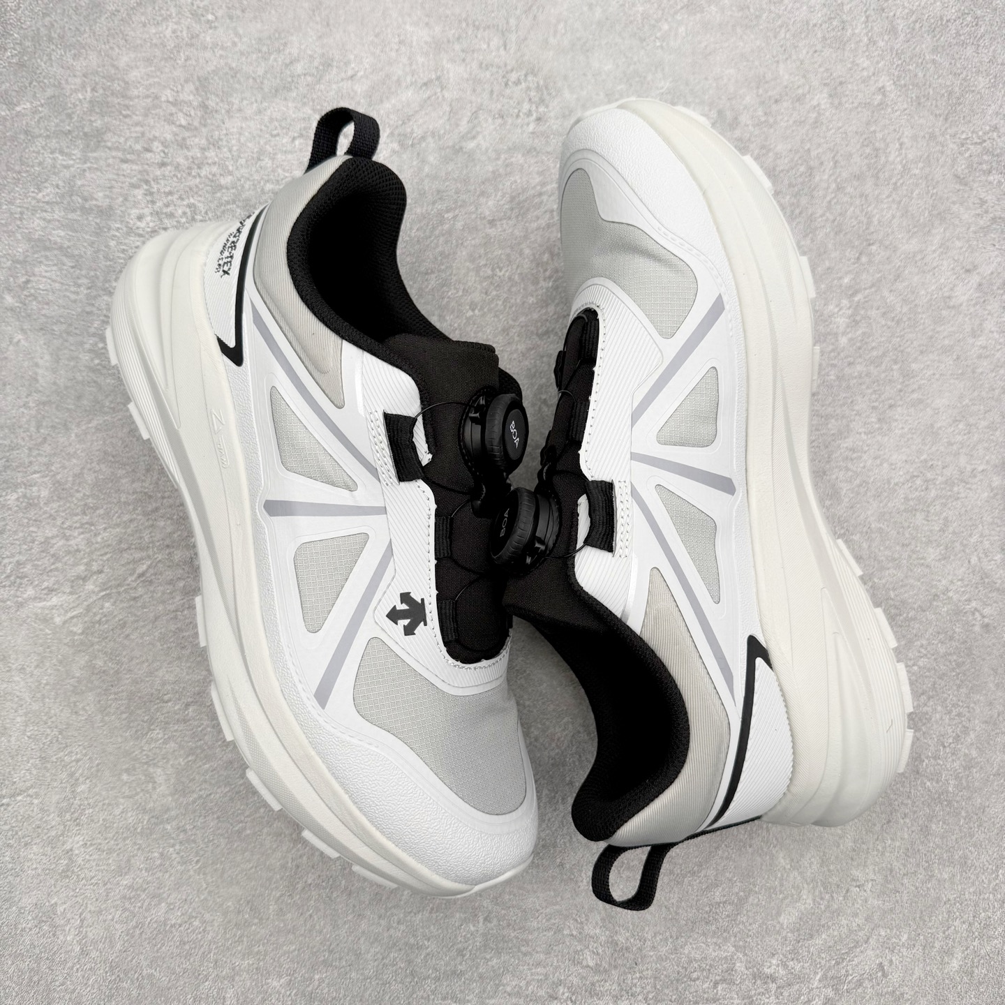迪桑特DESCENTE RUNNING系列 LAVITATE 3.0 AIR WIRE 缓震舒适 BOA 迪桑特DESCENTE RUNNING系列 LAVITATE 3.0 AIR WIRE 缓震舒适 BOA