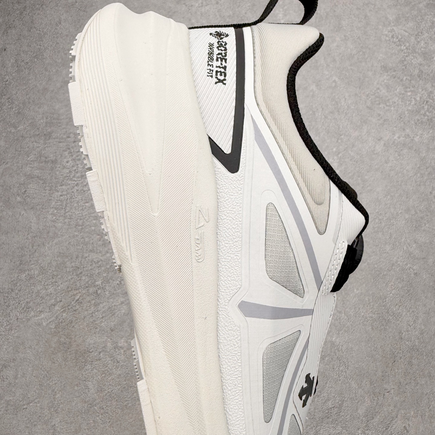 迪桑特DESCENTE RUNNING系列 LAVITATE 3.0 AIR WIRE 缓震舒适 BOA 迪桑特DESCENTE RUNNING系列 LAVITATE 3.0 AIR WIRE 缓震舒适 BOA
