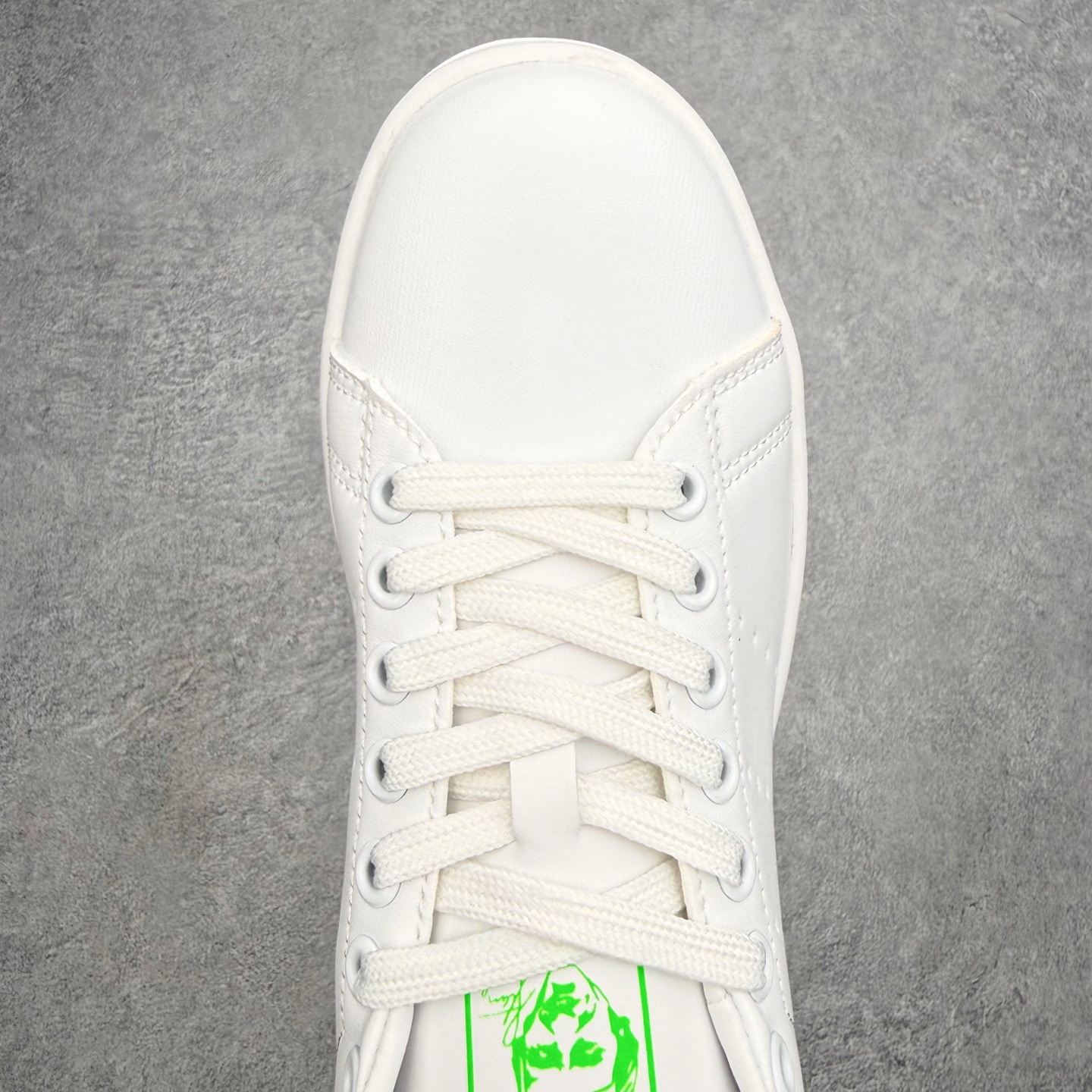 AD Originals Stan Smith 史密斯经典小白鞋板鞋一、基础信息• 官方名称：Stan 