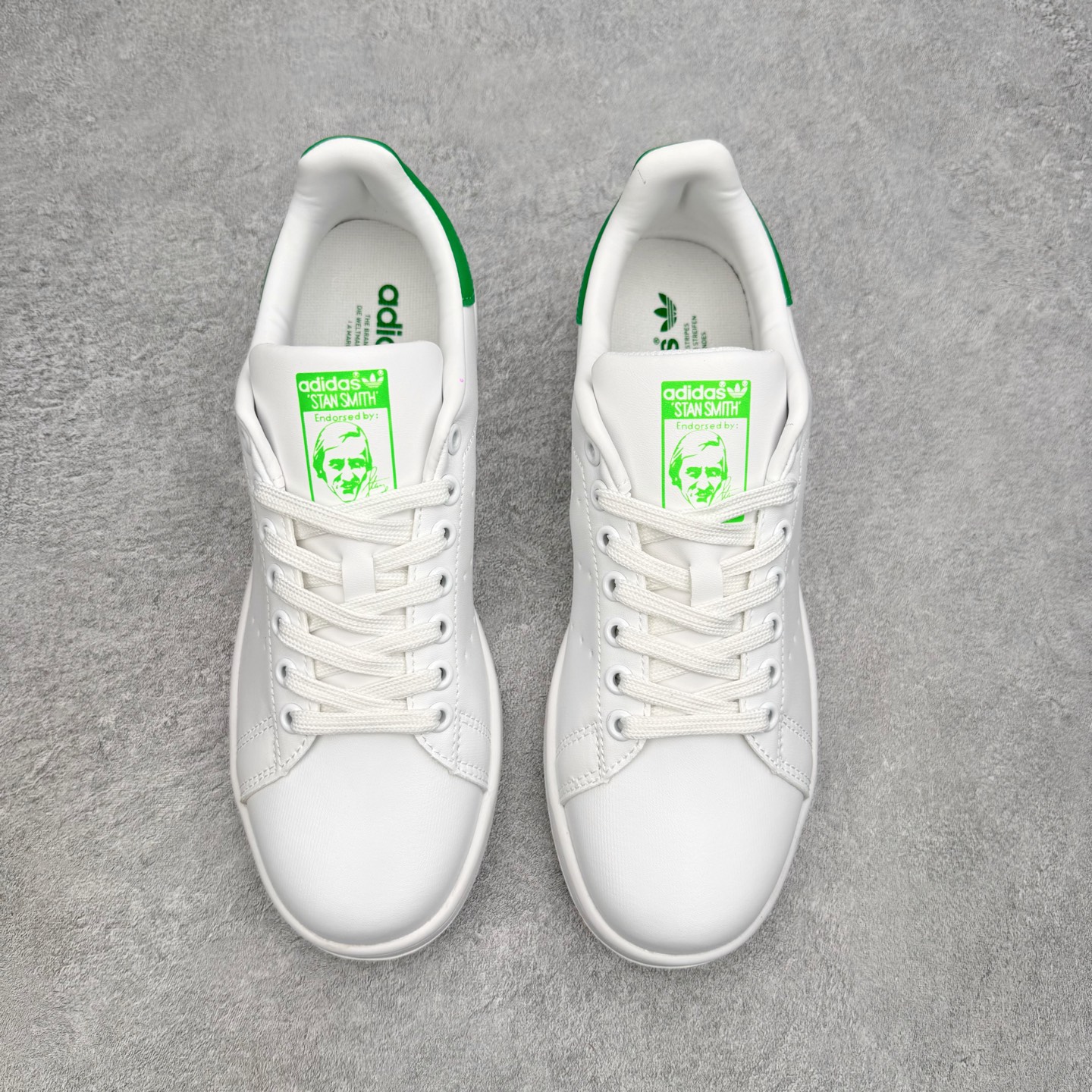 AD Originals Stan Smith 史密斯经典小白鞋板鞋一、基础信息• 官方名称：Stan 