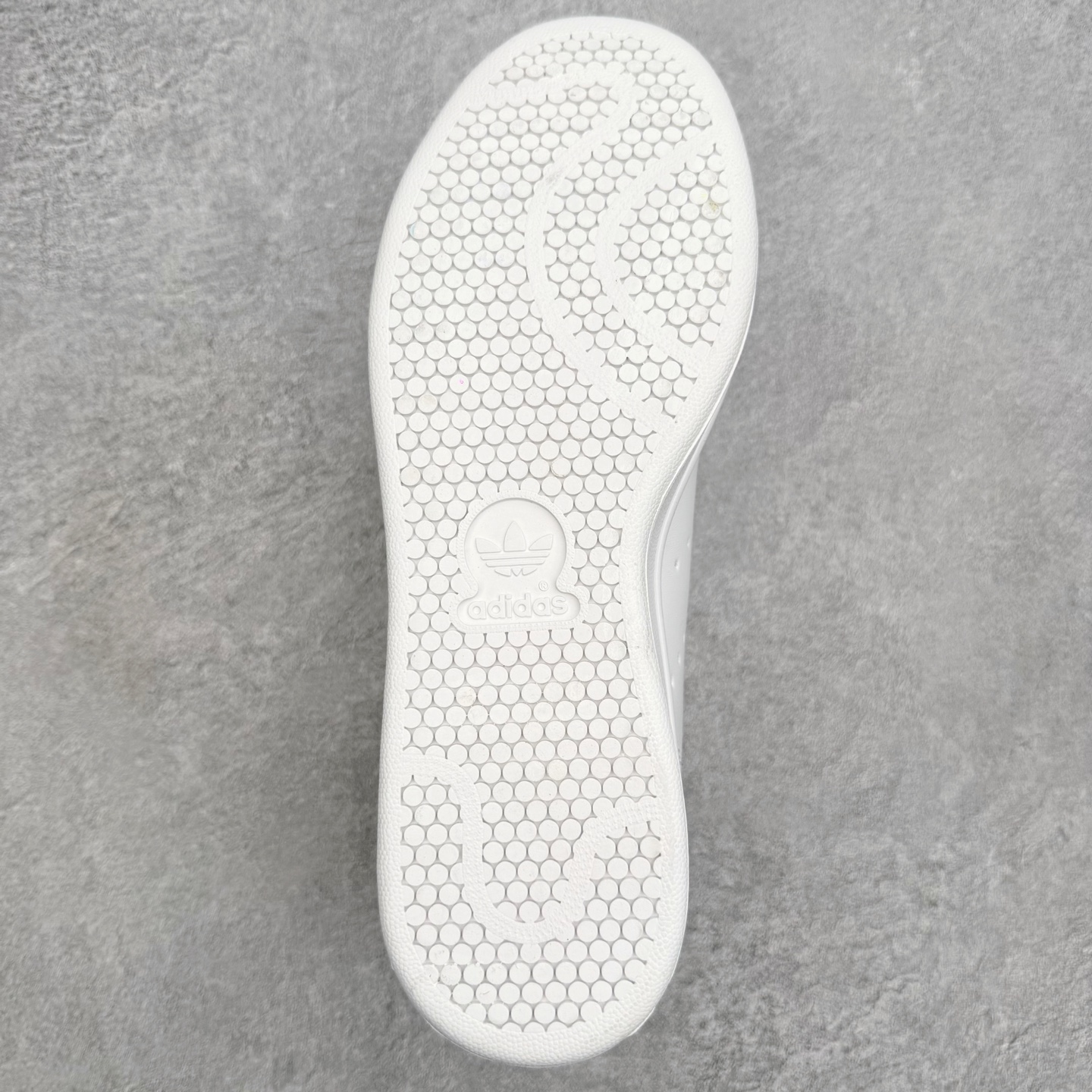 AD Originals Stan Smith 史密斯经典小白鞋板鞋一、基础信息• 官方名称：Stan 