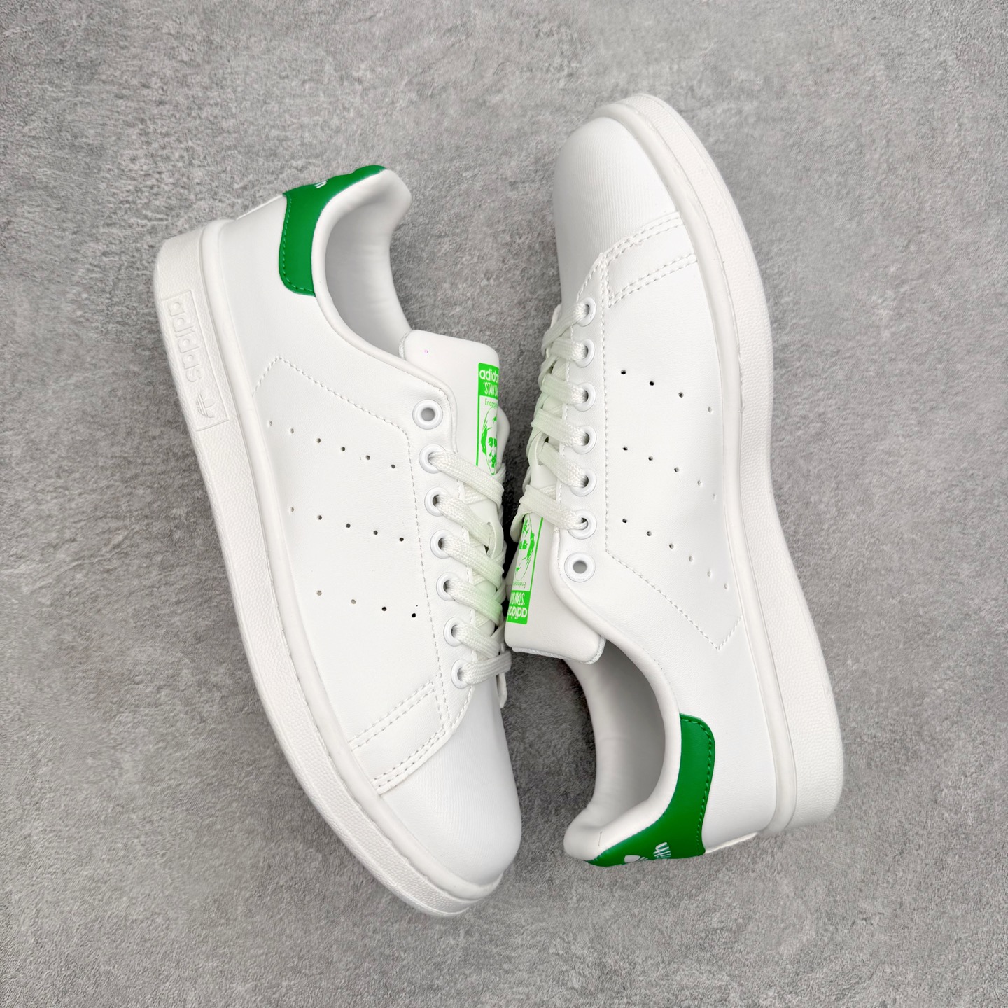 AD Originals Stan Smith 史密斯经典小白鞋板鞋一、基础信息• 官方名称：Stan 