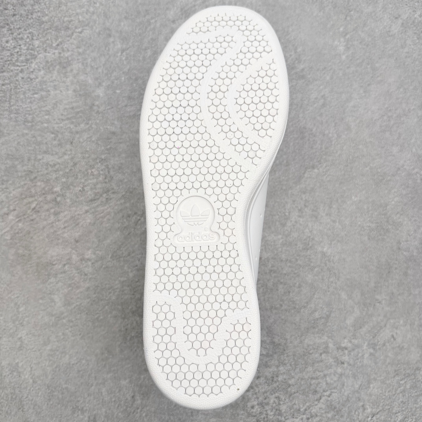 AD Originals Stan Smith 史密斯经典小白鞋板鞋一、基础信息• 官方名称：Stan 