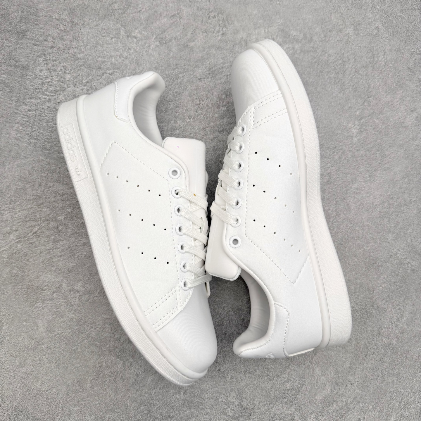 AD Originals Stan Smith 史密斯经典小白鞋板鞋一、基础信息• 官方名称：Stan 