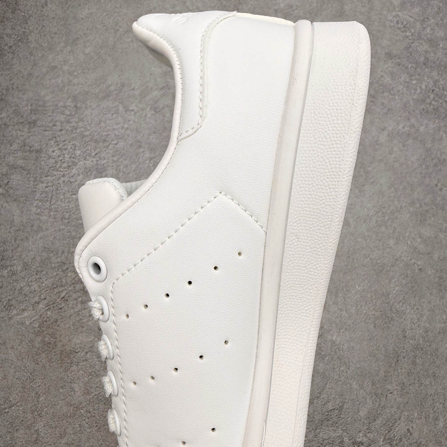 AD Originals Stan Smith 史密斯经典小白鞋板鞋一、基础信息• 官方名称：Stan 