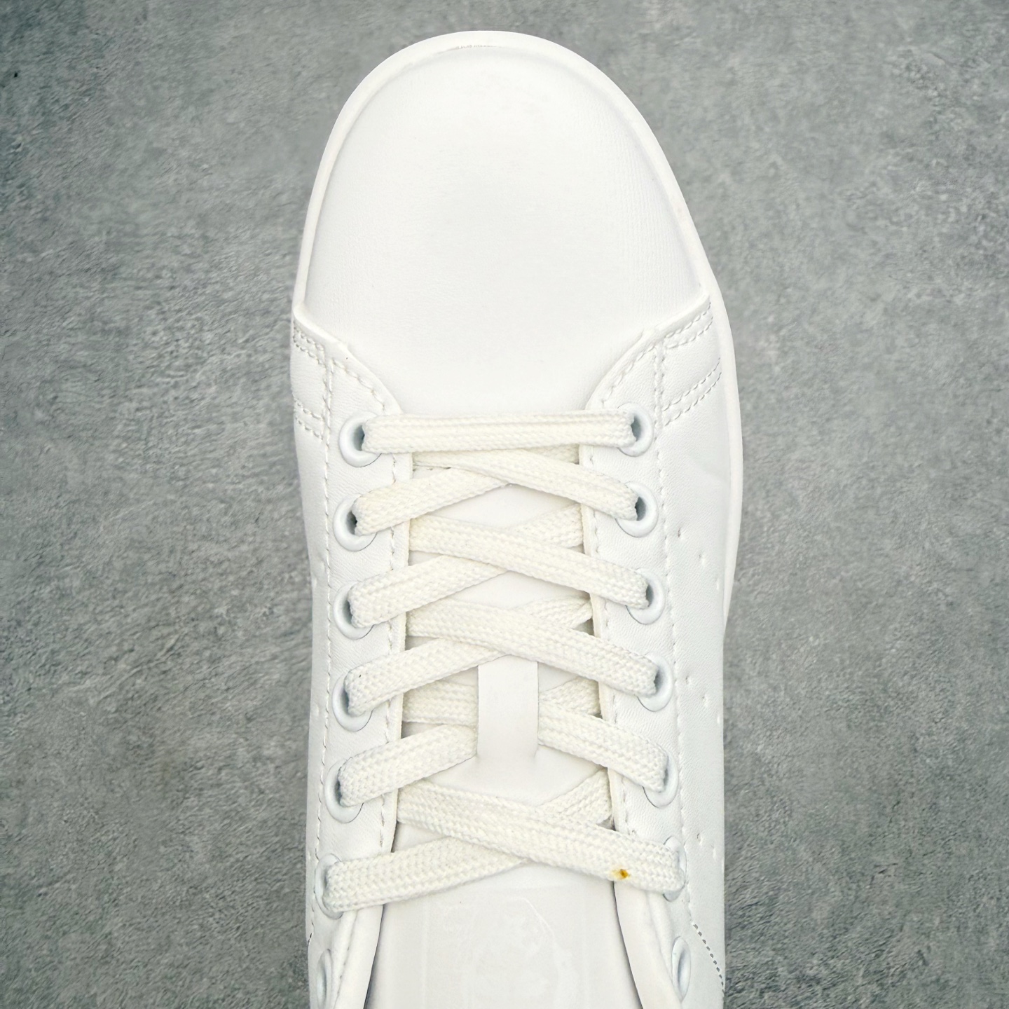 AD Originals Stan Smith 史密斯经典小白鞋板鞋一、基础信息• 官方名称：Stan 