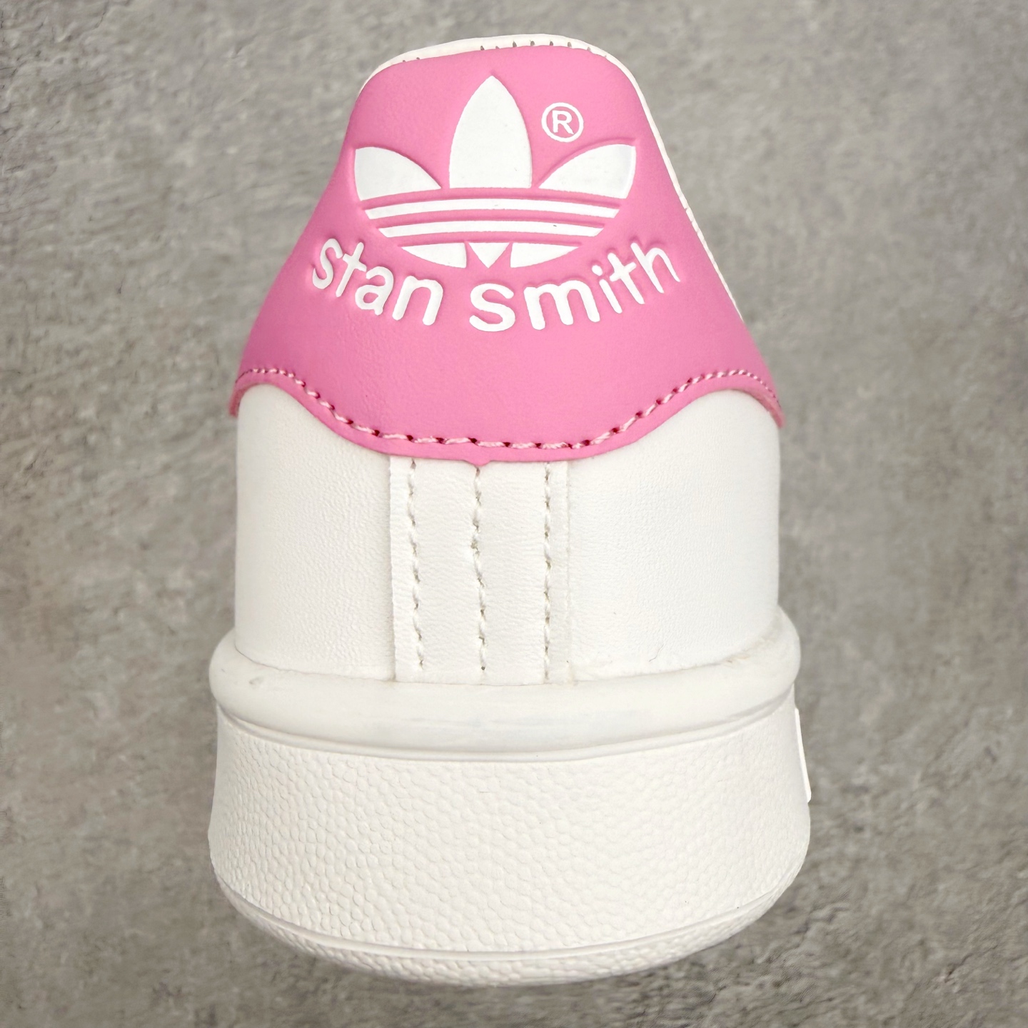 AD Originals Stan Smith 史密斯经典小白鞋板鞋一、基础信息• 官方名称：Stan 