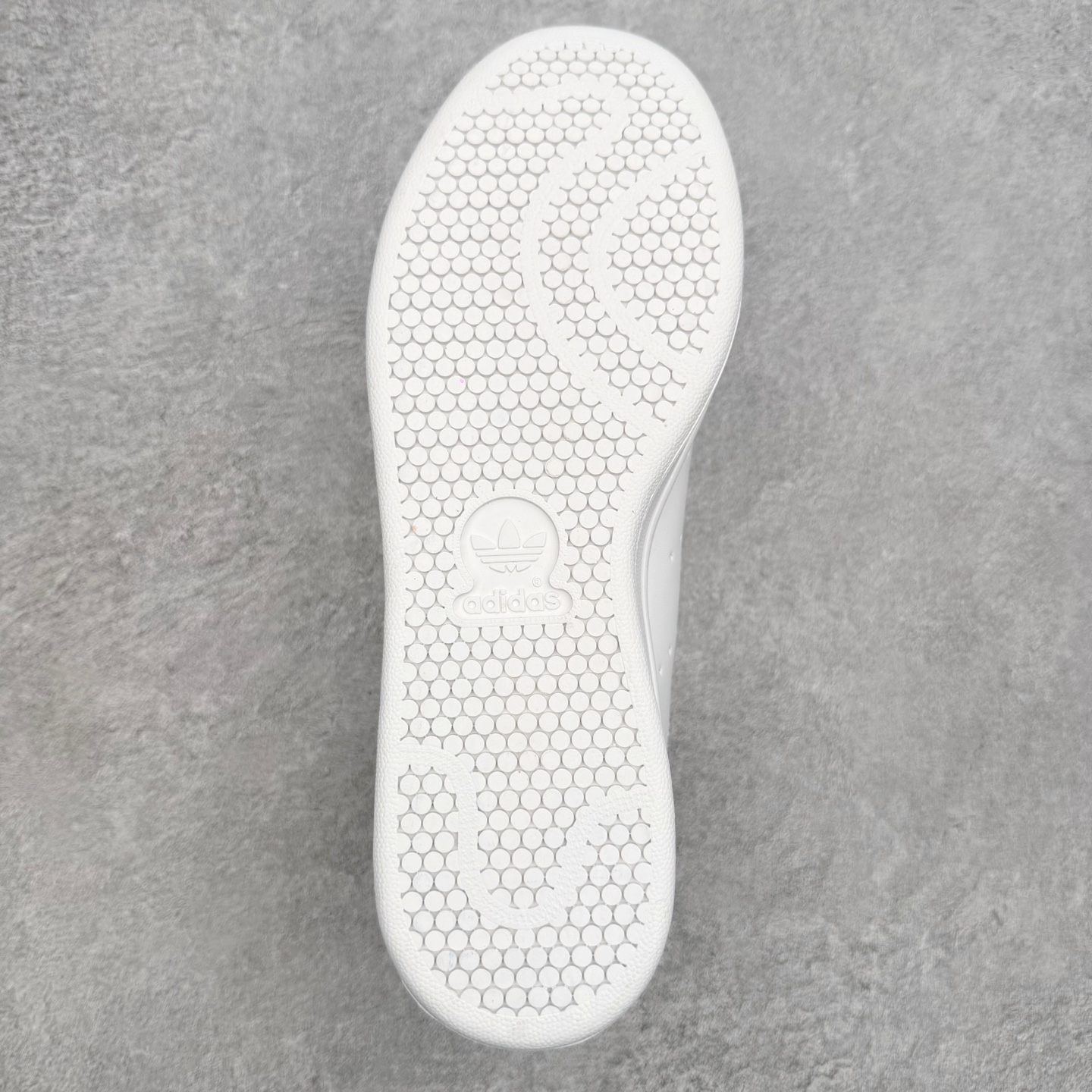 AD Originals Stan Smith 史密斯经典小白鞋板鞋一、基础信息• 官方名称：Stan 