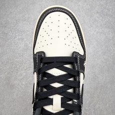 #YC纯原 NK SB Dunk Low 纯银羽翼 BW0508-187 在黑与白的极简画布上,每一次落 #YC纯原 NK SB Dunk Low 纯银羽翼 BW0508-187 在黑与白的极简画布上,每一次落