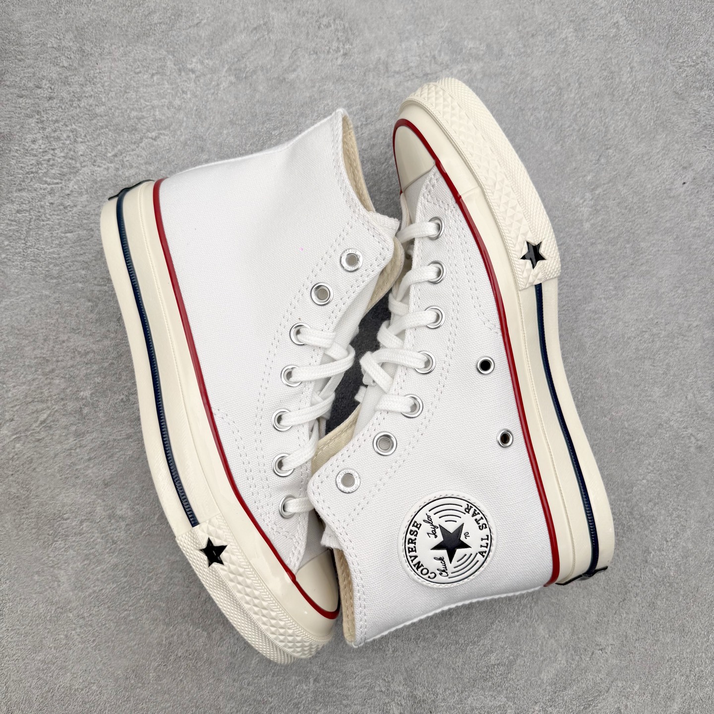CONVERSE × MATSUI匡威松井犬艺术家合作款年度童趣联名 多巴胺撞色帆布鞋两款均以经典70s