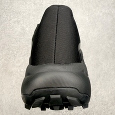 Salomon GENESIS 萨洛蒙全黑专业越野跑鞋一、基础参数• 型号:Salomon GENESI Salomon GENESIS 萨洛蒙全黑专业越野跑鞋一、基础参数• 型号:Salomon GENESI