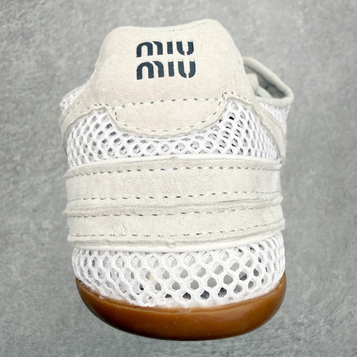 Miu Miu Gymnasium 网面麂皮复古德训鞋产品概述📌本款是缪缪（Miu Miu）热门Gymn